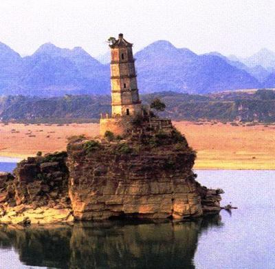 崇左