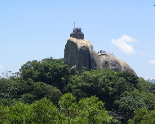 日光岩