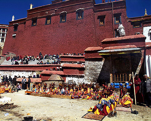 成都・ラサ・ツエタン7泊8日間　チベット歴史探訪の旅