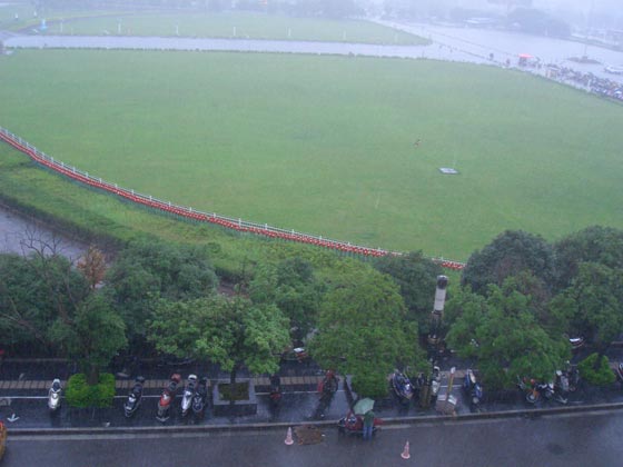 桂林急に雨が降り出しました