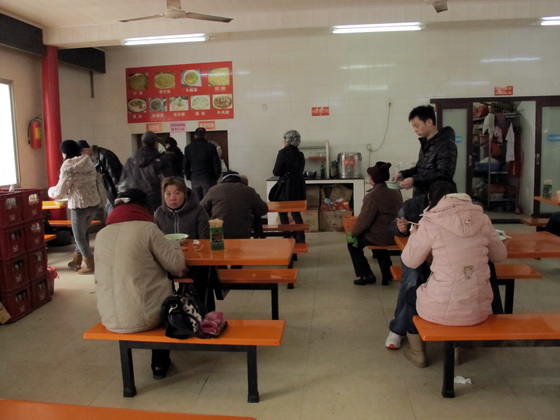 普段の賑やかの場面が見えませんでした