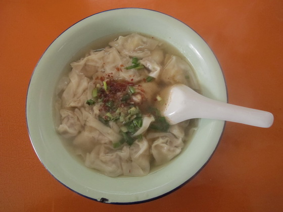 わんたんの材料はおもに牛肉と椎茸で