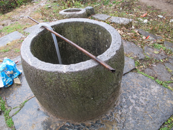 ここは「下五馬村」の出入り口です