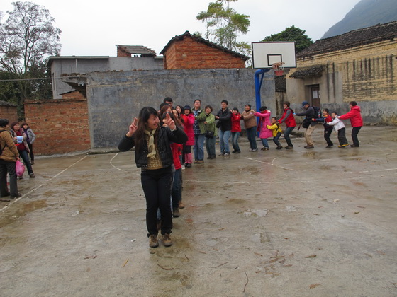 面白いゲームをしていました.桂林