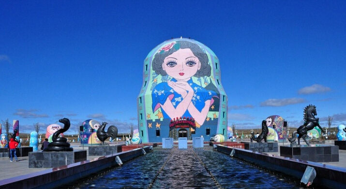 套娃広場