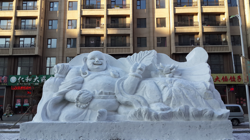 厳冬に生まれた芸術品～～吉林省の蛟河市で見た雪のオブジェ